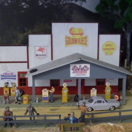 HO Scale Golden Fleece Service Station